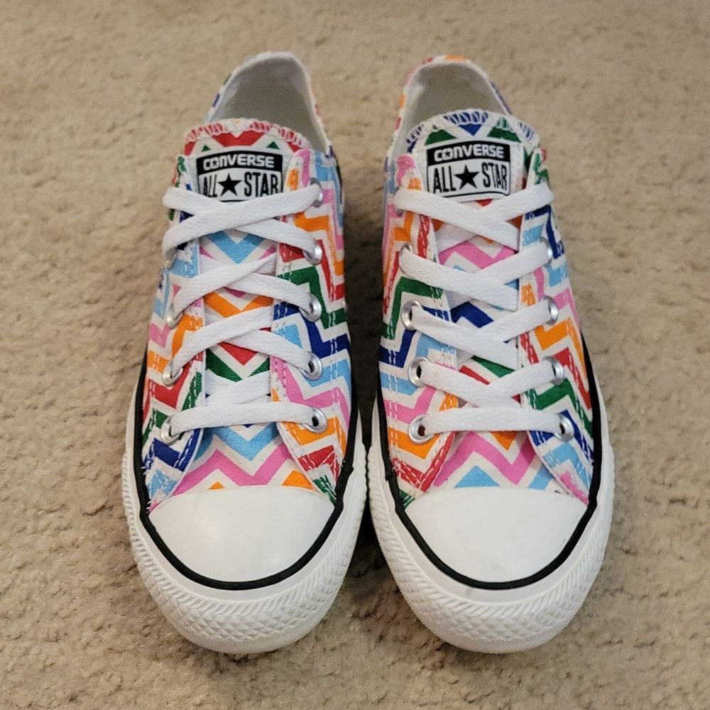 Women's Converse AllStars Size 6